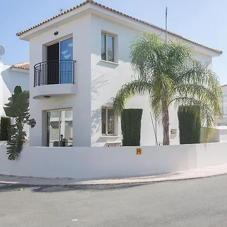 Foros Dyo - Modern 3 Bedroom Pernera With Pool - Close To Amenities *