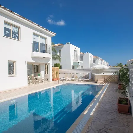 Villa Foros Dyo - Modern 3 Bedroom Pernera With Pool - Close To Amenities