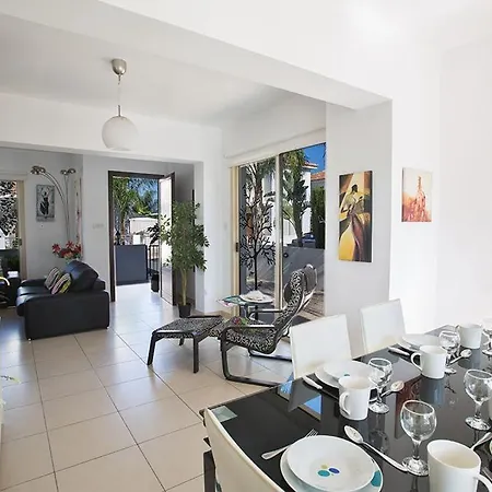 Foros Dyo - Modern 3 Bedroom Pernera With Pool - Close To Amenities Villa Protaras