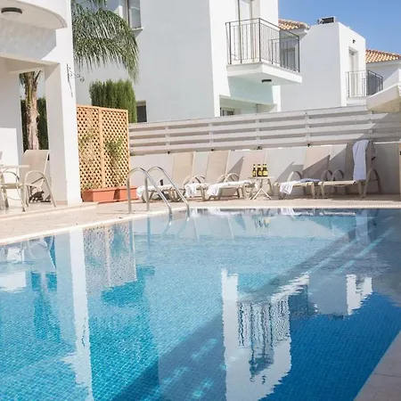 Foros Dyo - Modern 3 Bedroom Pernera With Pool - Close To Amenities *