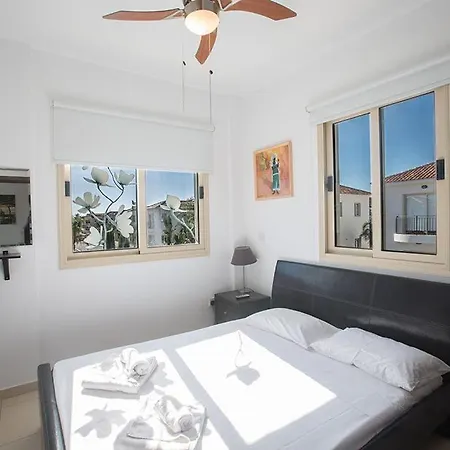 Villa Foros Dyo - Modern 3 Bedroom Pernera With Pool - Close To Amenities Protaras